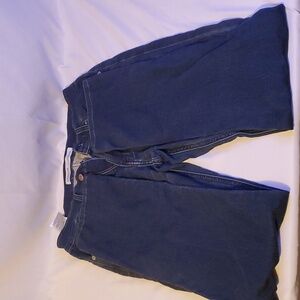 Signature Levi Strauss women's blue jeans size s47 regular.
